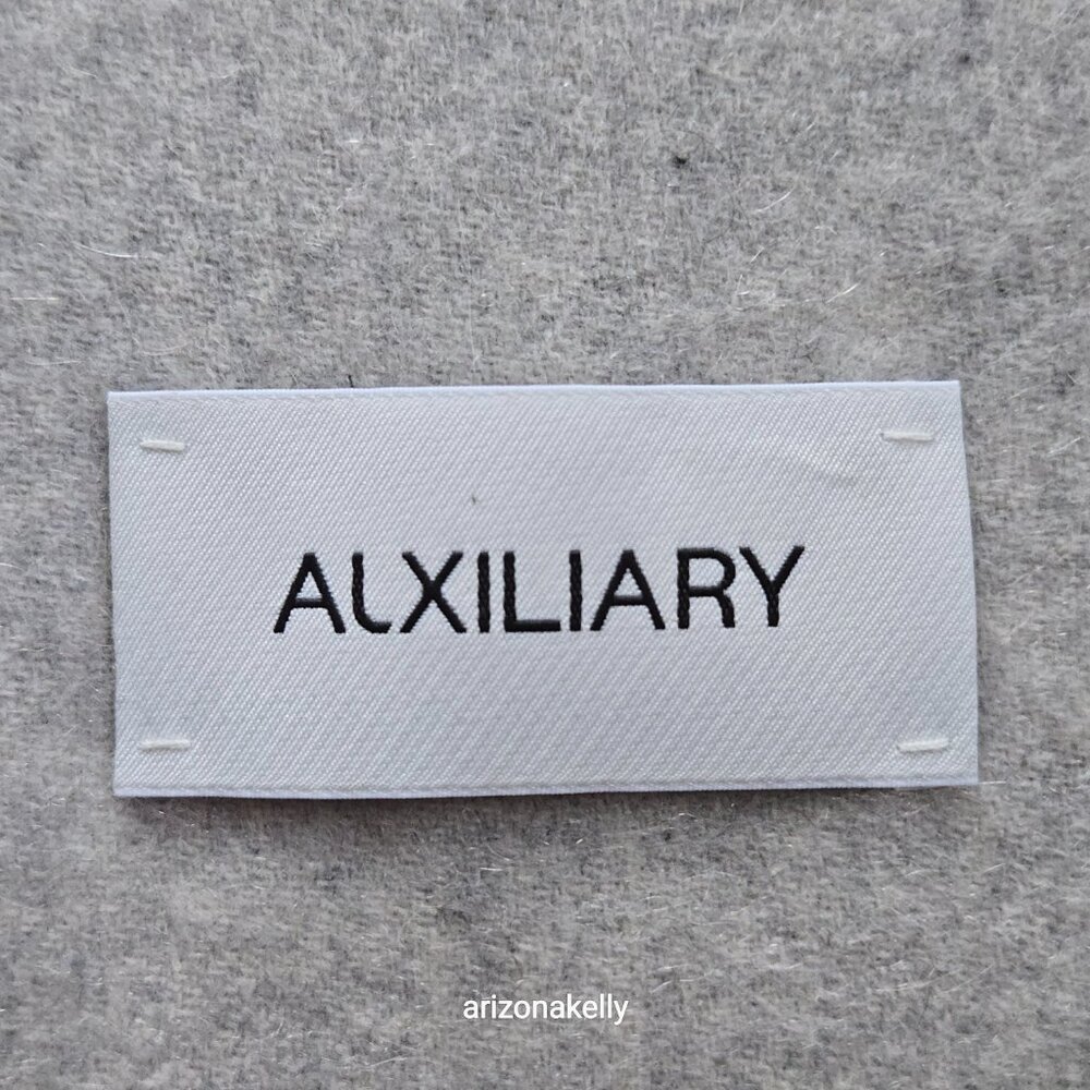 NWOT Alxiliary Cashmere Scarf Light Grey Aritzia - Picture 2 of 12